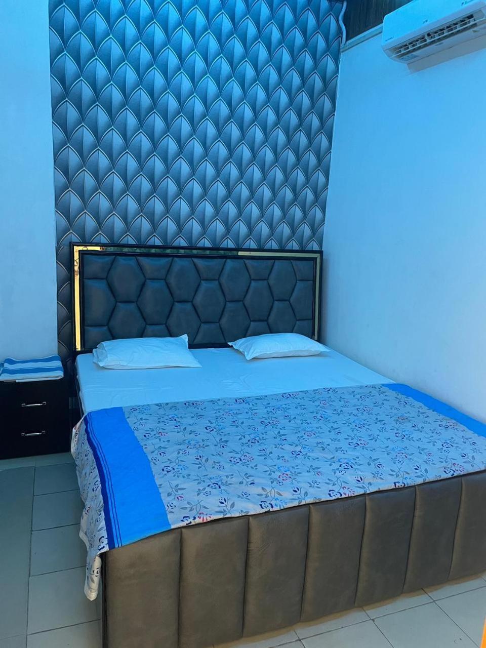Hotel Hari Krishnam Residency Mathura Exterior foto