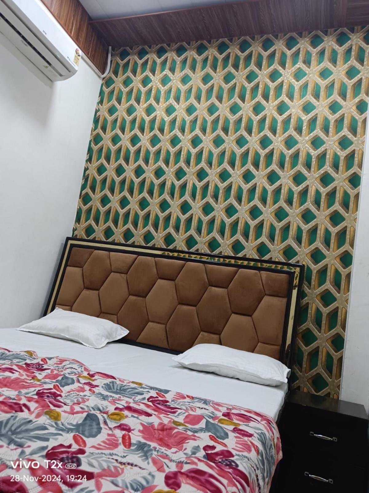 Hotel Hari Krishnam Residency Mathura Exterior foto
